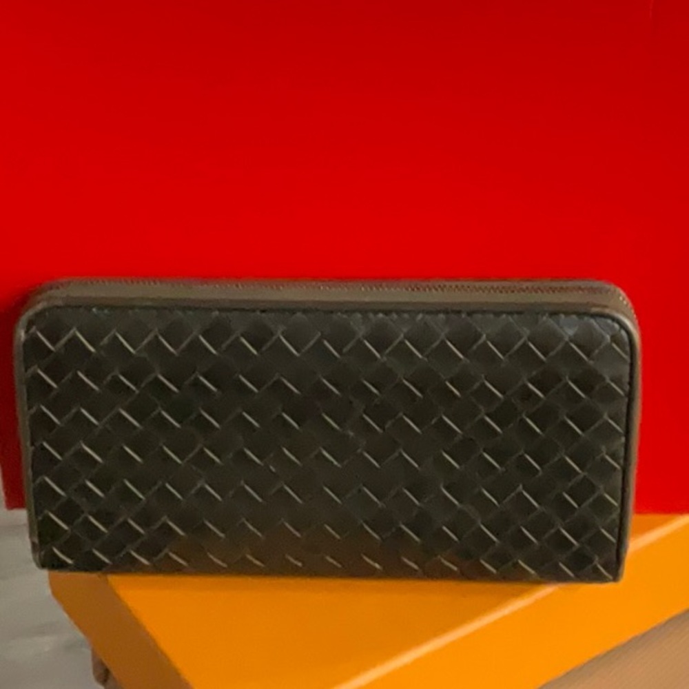 Bottega Veneta Black Wallet with Textured Design MISSING ZIPPER PULL